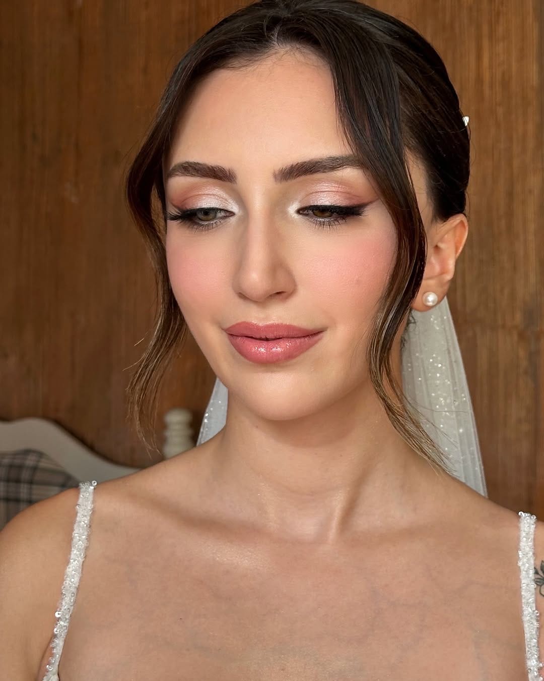 Post 4 by Elser | Professional Makeup on Instagram (carousel)