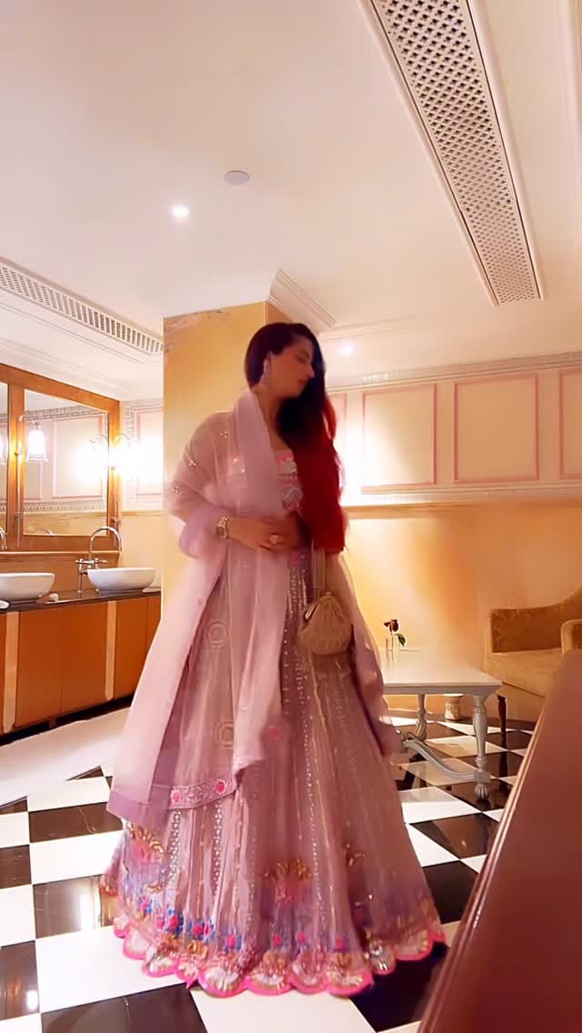 Post 2 by Disha Gaur on Instagram (video)