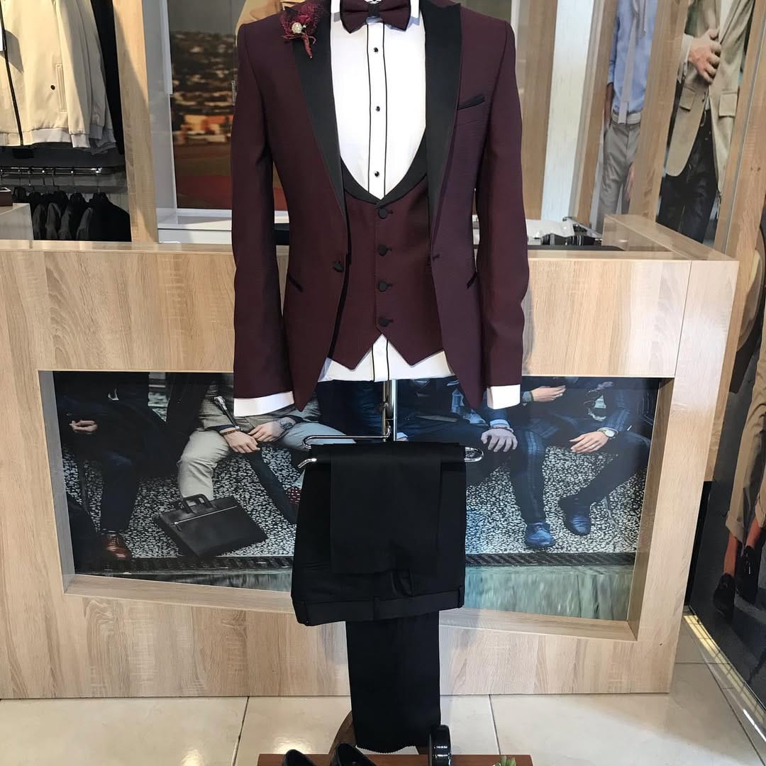 Post 7 by KEYMENSWEAR on Instagram (carousel)