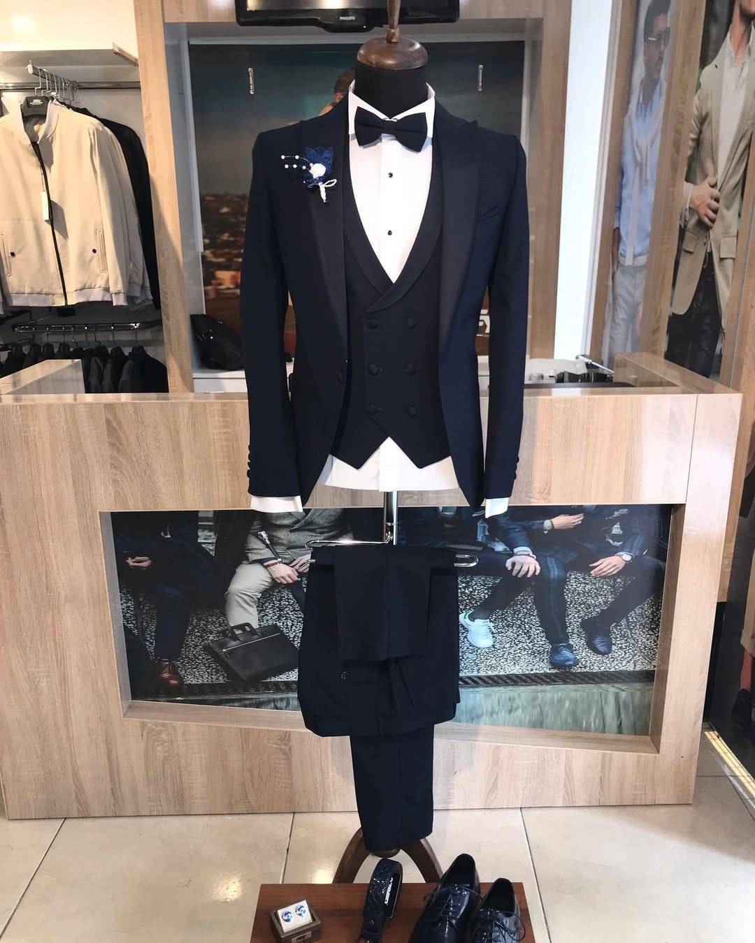 Post 5 by KEYMENSWEAR on Instagram (carousel)