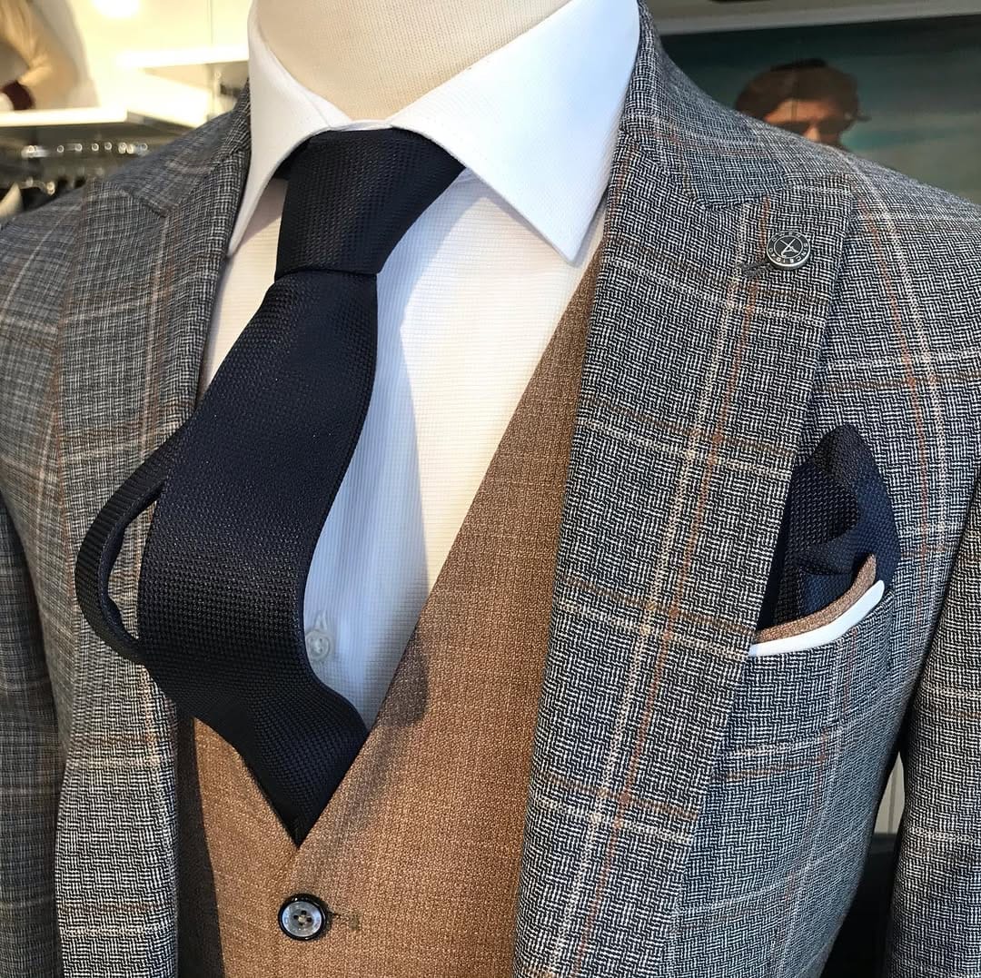 Post 6 by KEYMENSWEAR on Instagram (image)