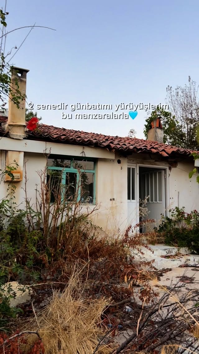 Post 3 by Ezgi Dinçsoy on Instagram (video)