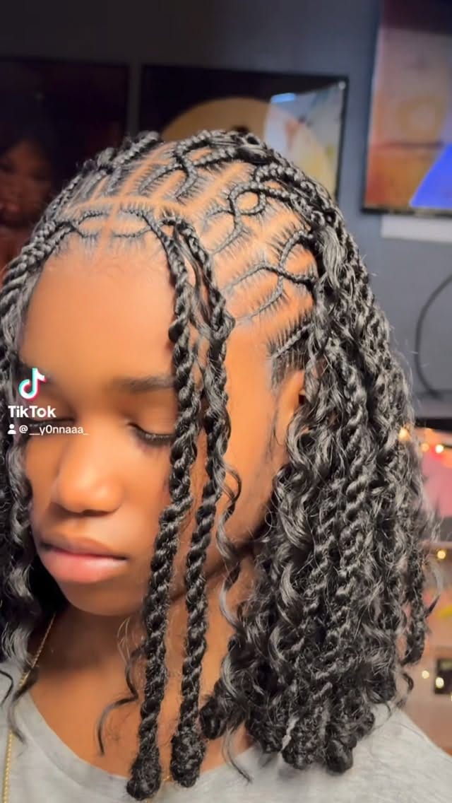 Post 2 by Detroit Hairstylist 🩷🩵💛 on Instagram (video)