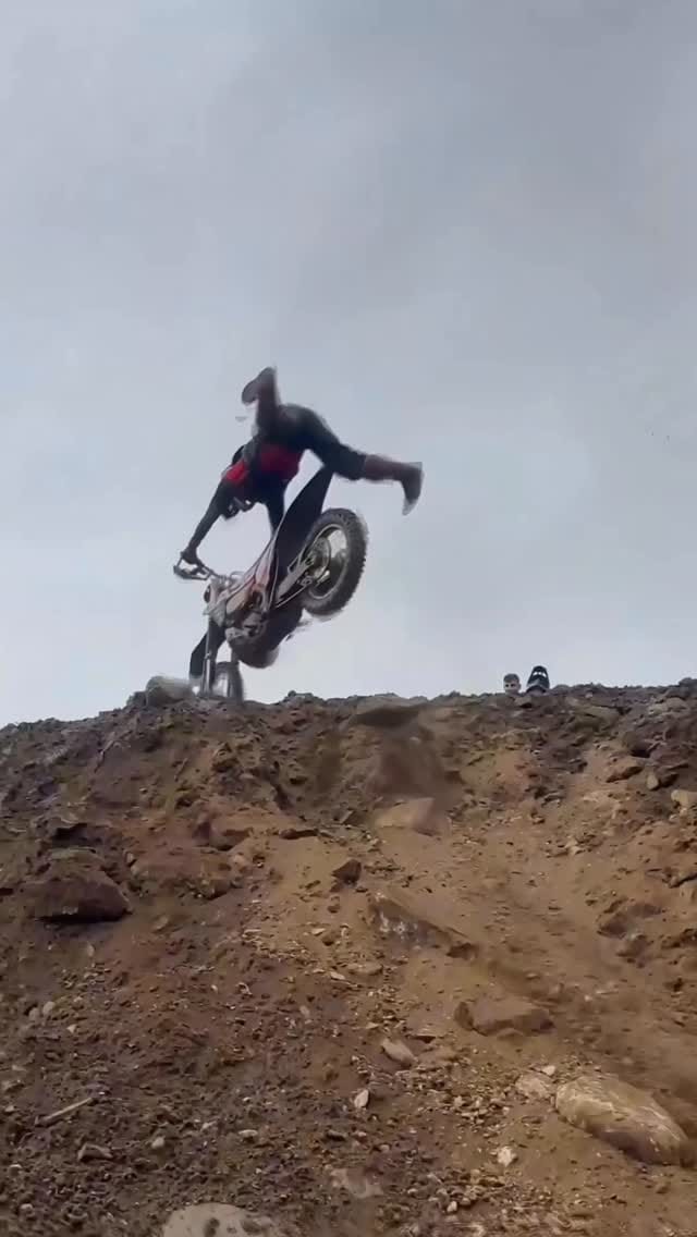 Post 3 by Enduro Istanbul #endist on Instagram (video)