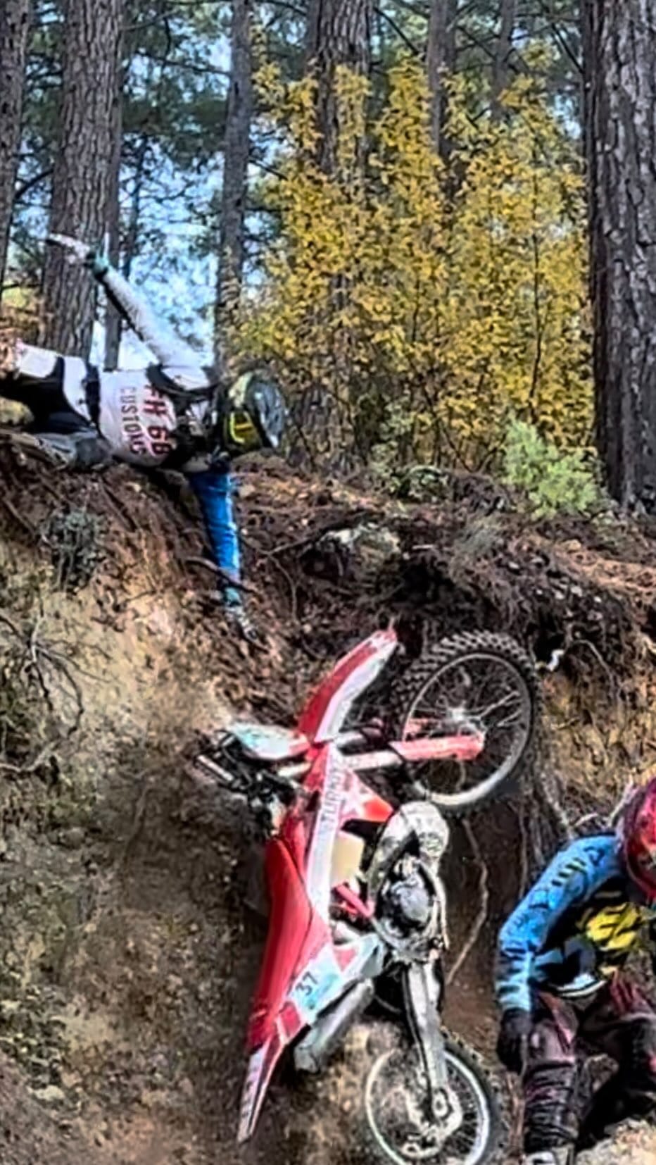 Post 10 by Enduro Istanbul #endist on Instagram (video)