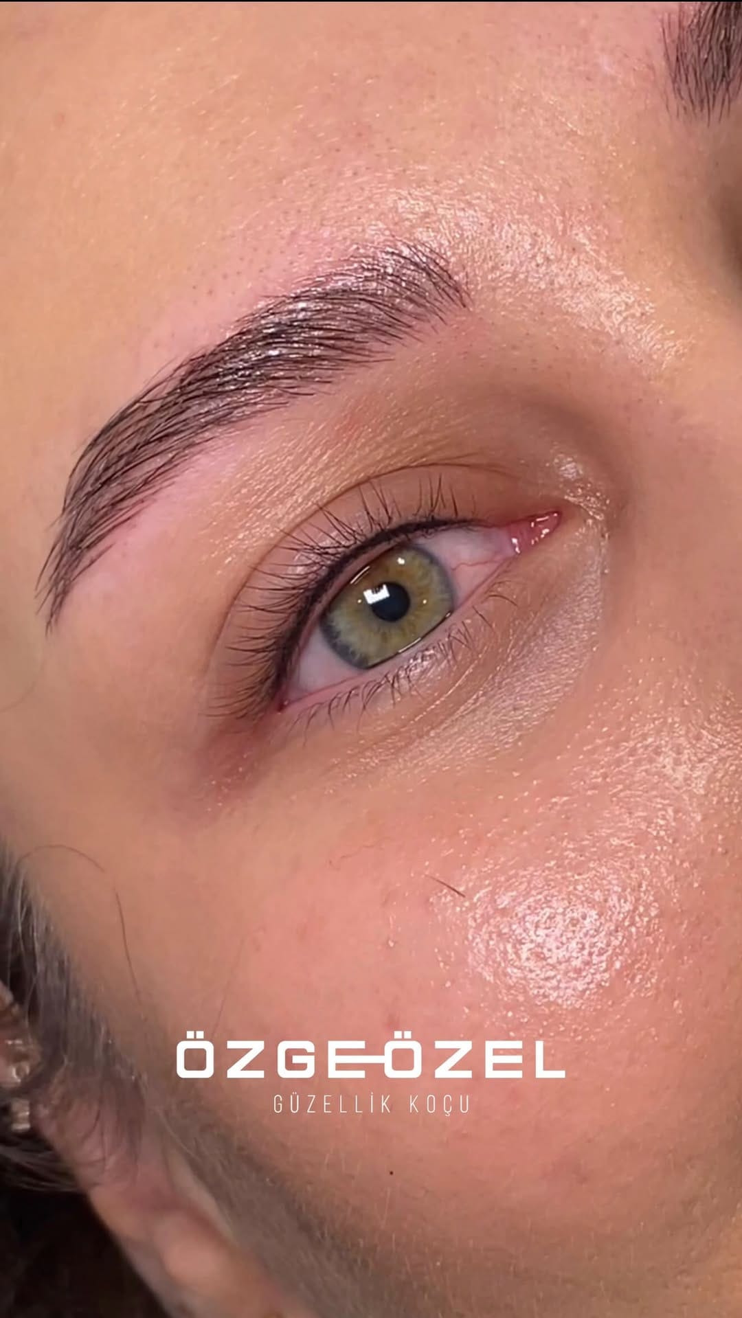 Post 8 by Özge Özel Beauty on Instagram (video)