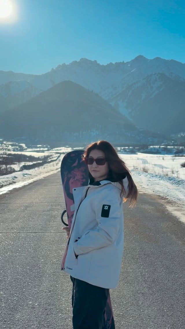 Post 1 by AIGERIM инструктор по сноуборду в Алании on Instagram (video)