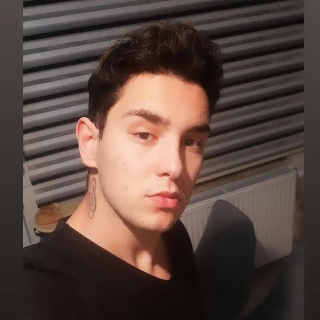 Post 9 by E K İ N on Instagram (image)