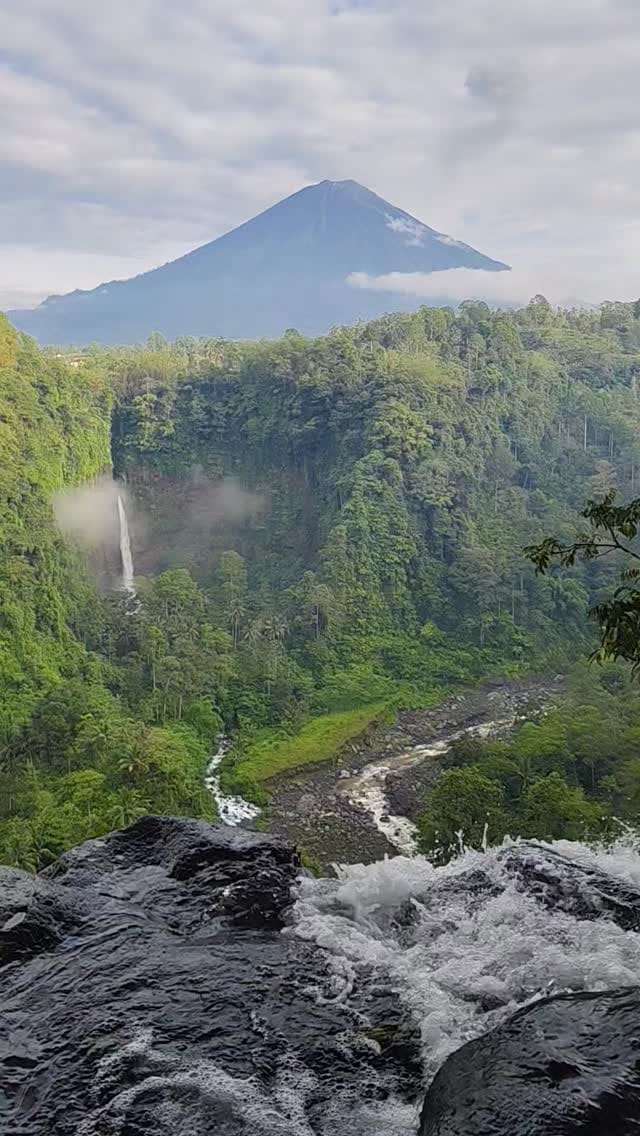 Post 3 by Khalid Alhaj on Instagram (video)