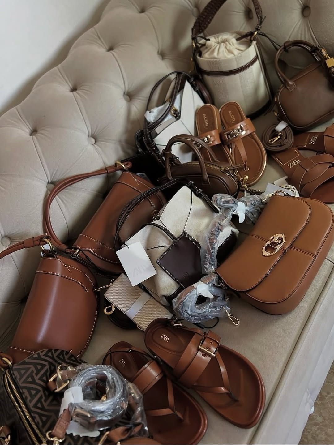 Post 2 by 📍Online shop from turkey/uk/usa/italy/ca/dubai on Instagram (carousel)