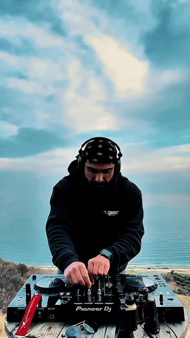 Post 10 by Özkan Bayrakdar on Instagram (video)