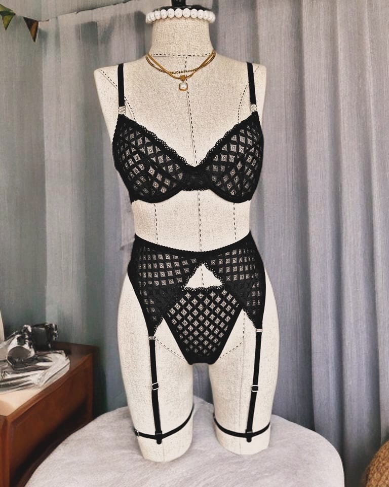 Post 4 by Trendhomewear on Instagram (carousel)