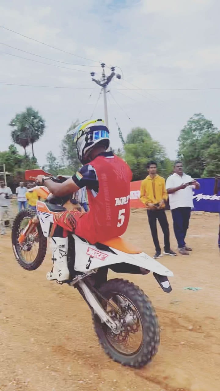 Post 8 by Shoeb Khan on Instagram (video)