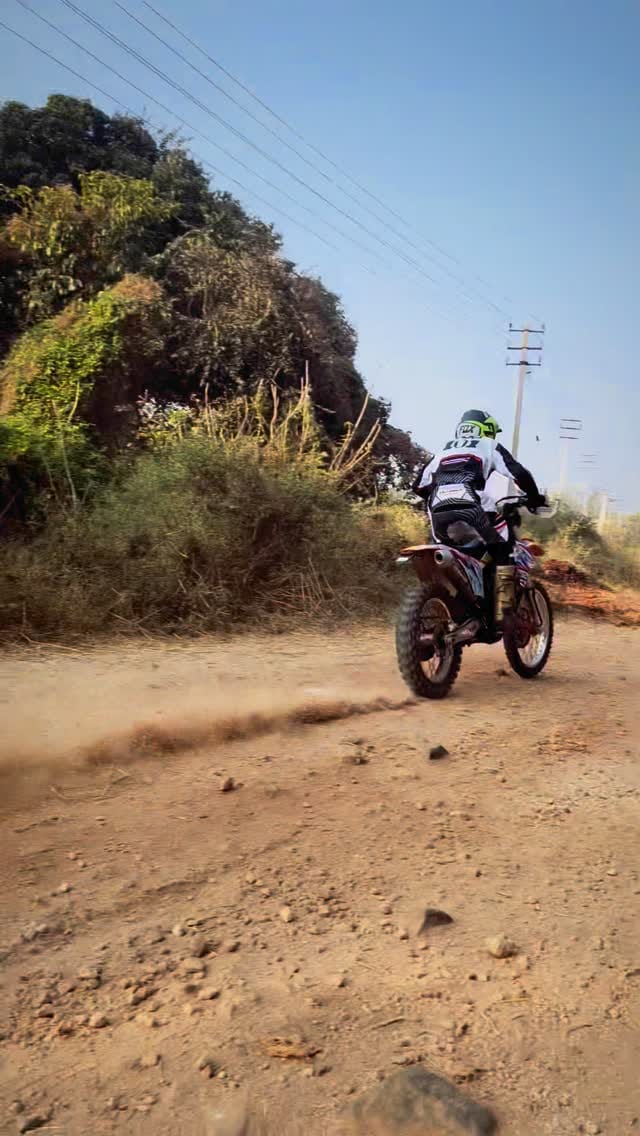 Post 3 by Shoeb Khan on Instagram (video)