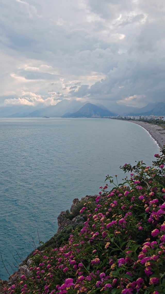 Post 5 by 📷Alper Zafer ✈️ on Instagram (video)
