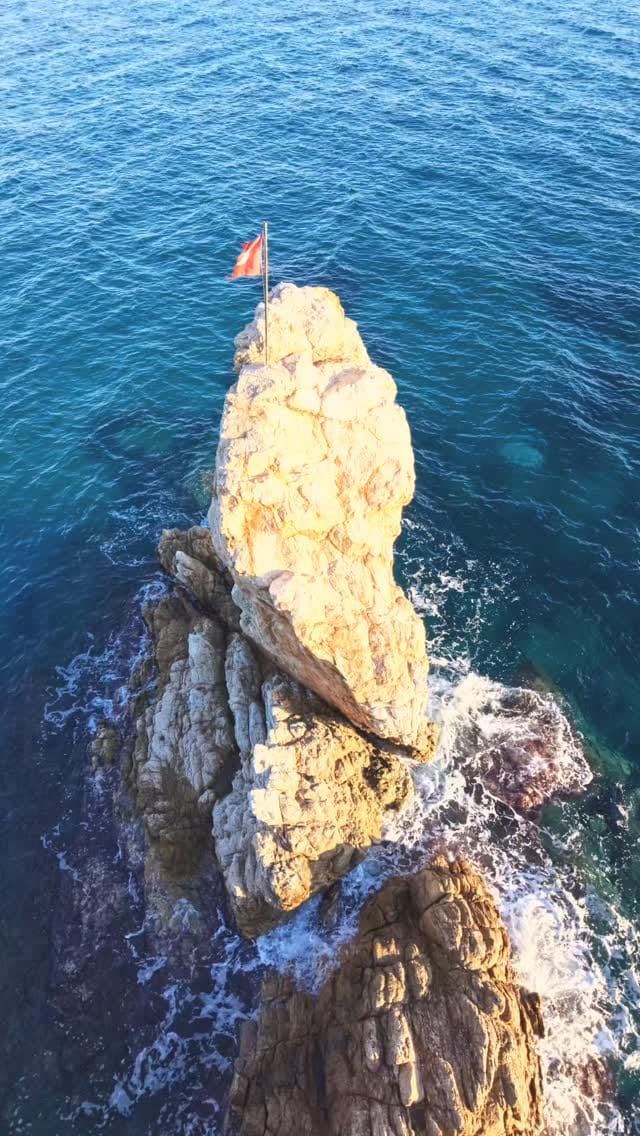 Post 2 by Yücel Tütüncüoglu on Instagram (video)