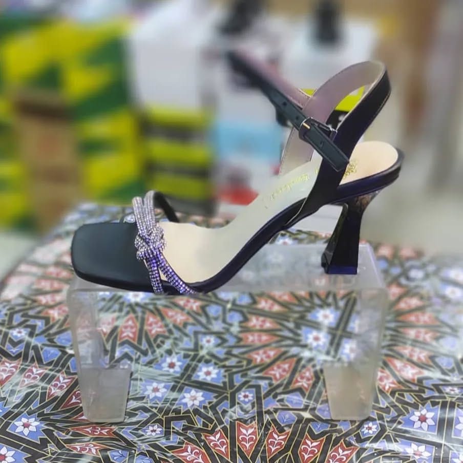 Post 6 by ceylan ayakabi on Instagram (image)