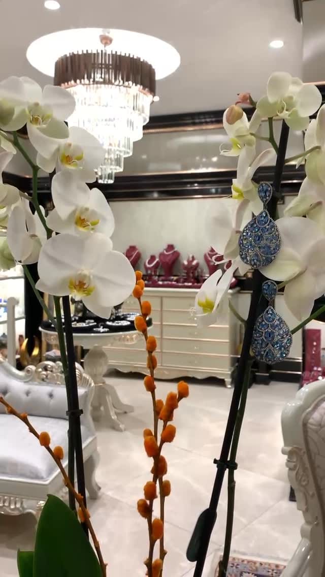 Post 3 by Armasa Jewelry on Instagram (video)