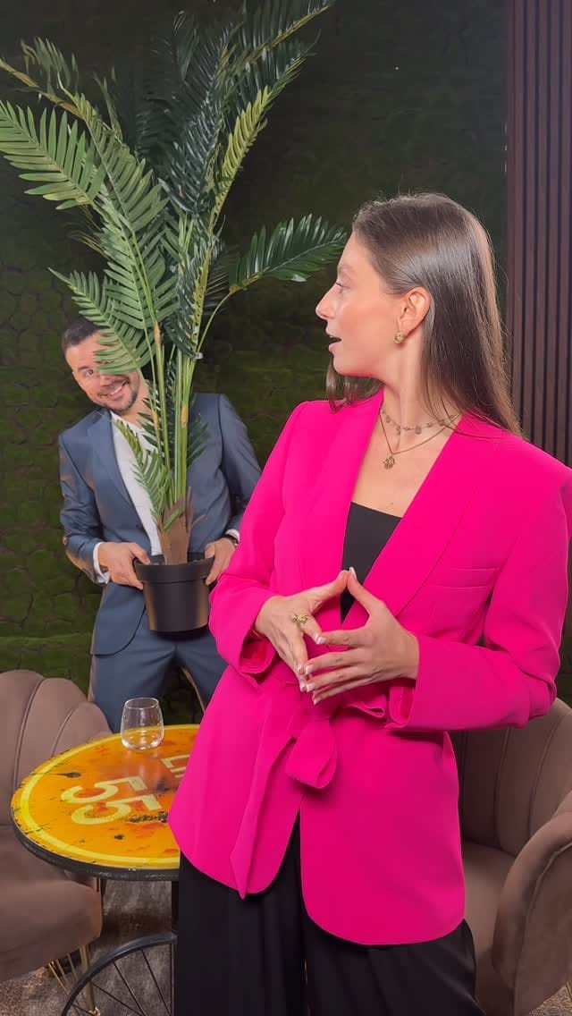Post 1 by Elena Vassileva on Instagram (video)