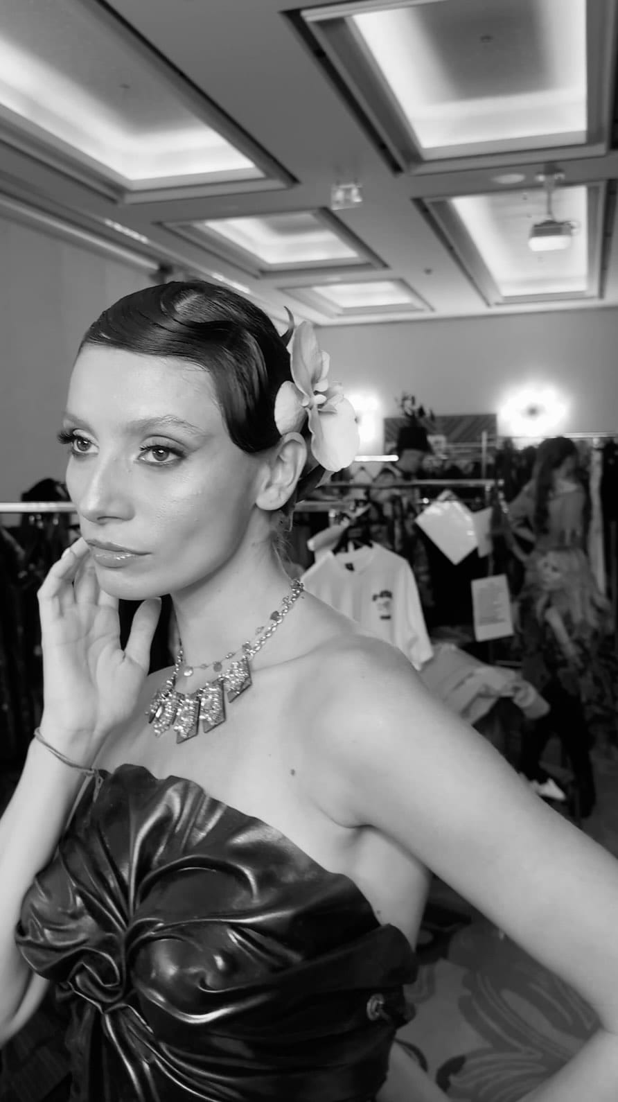 Post 3 by Elena Vassileva on Instagram (video)