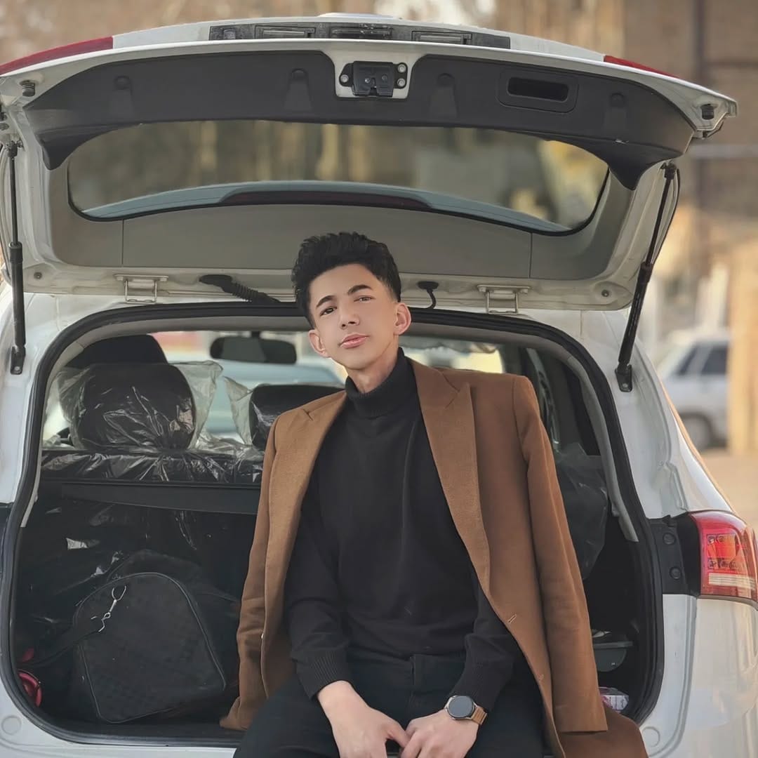 Post 2 by IㄚI𝑠𝑎𝒉𝑎𝑛𝑑 on Instagram (image)