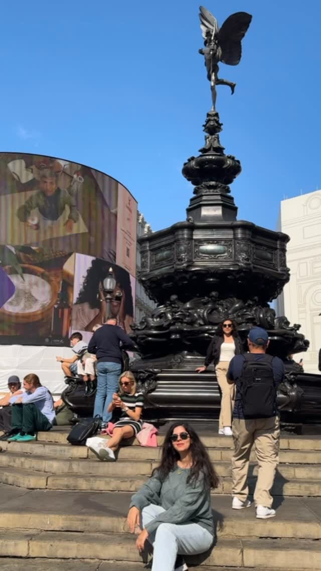 Post 4 by Vie on Instagram (video)