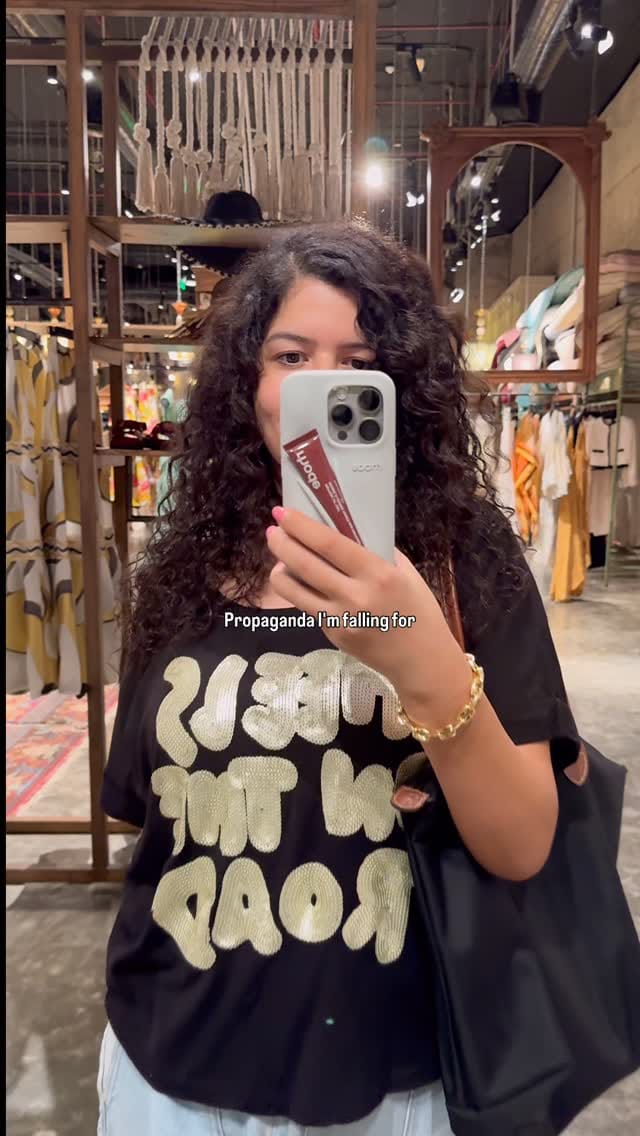 Post 3 by Vie on Instagram (video)