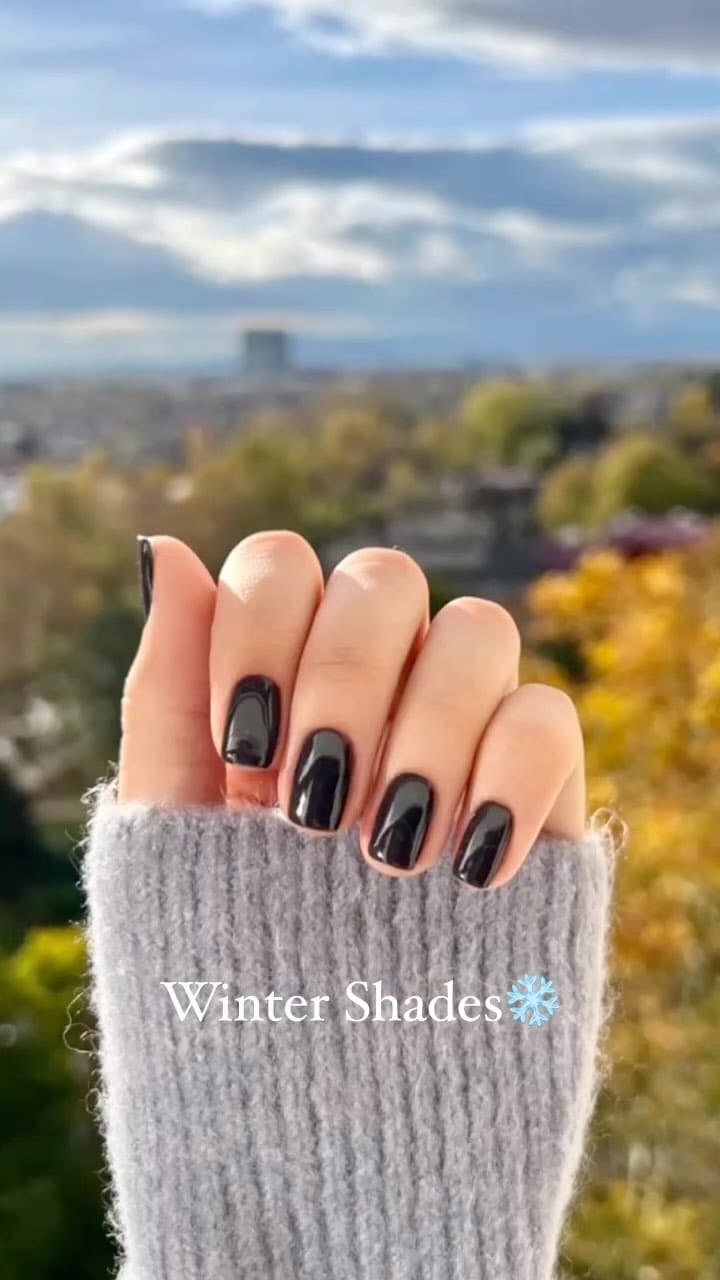 Post 8 by Vie on Instagram (video)