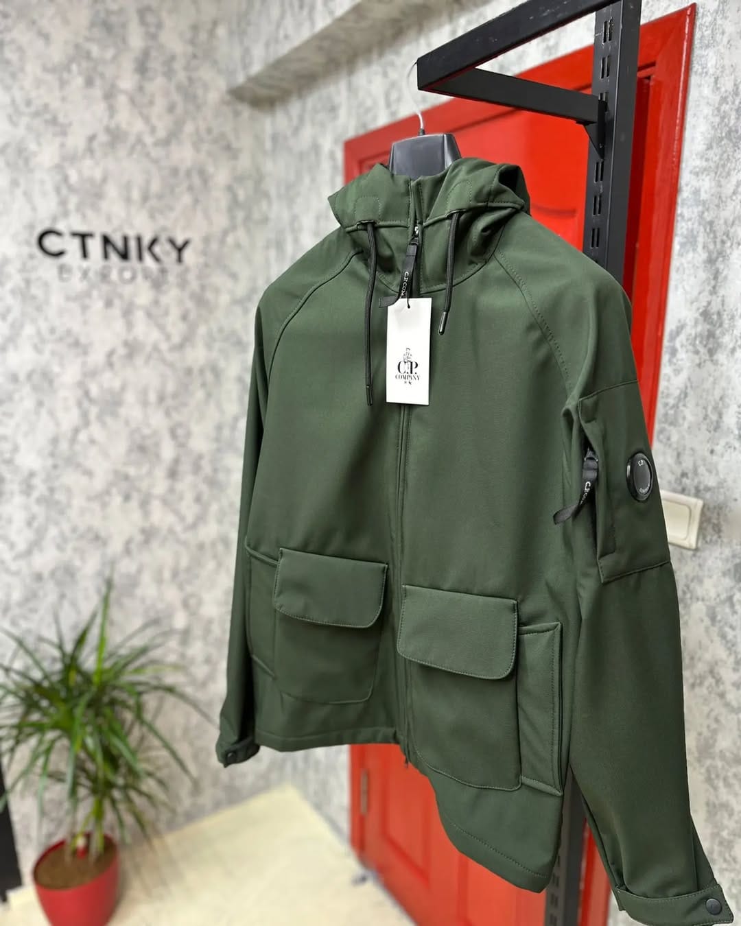 Post 6 by Özkan Ünal (LUXURY VİP STORE ) on Instagram (image)