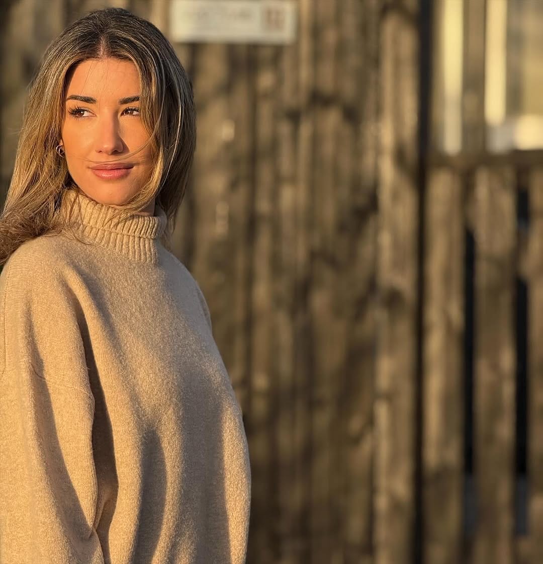 Post 6 by Paola Valls 💋 on Instagram (carousel)