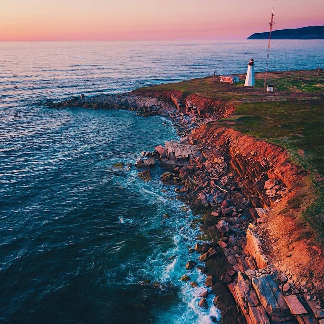 Post 10 by TravelUp Canada on Instagram (image)
