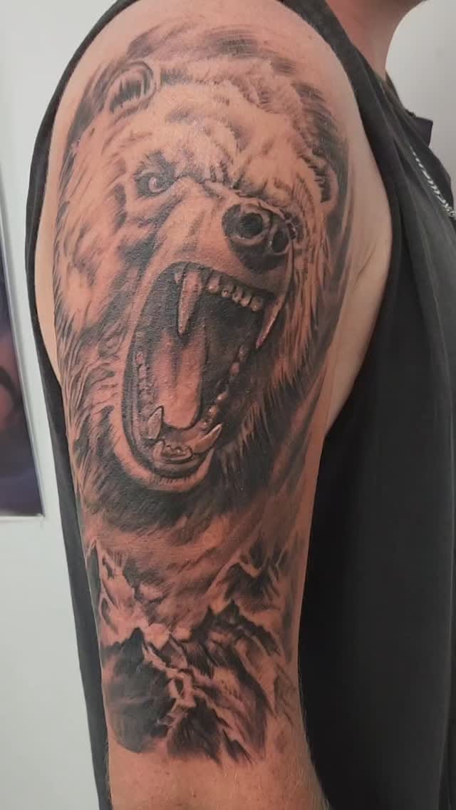 Post 6 by 𝘼𝙢𝙗𝙚𝙧 𝙏𝙖𝙩𝙩𝙤𝙤𝙨 on Instagram (video)
