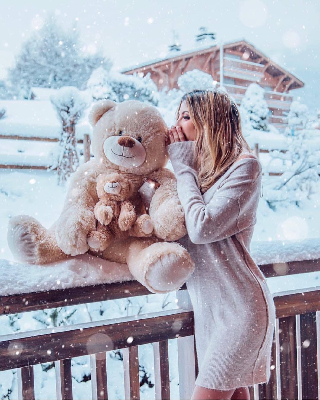 Post 3 by @fashions_collages on Instagram (image)