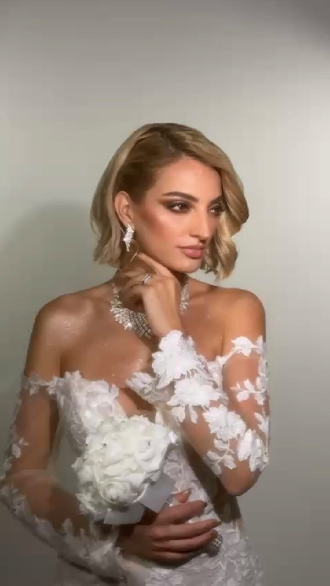 Post 1 by Roxy Ra on Instagram (video)