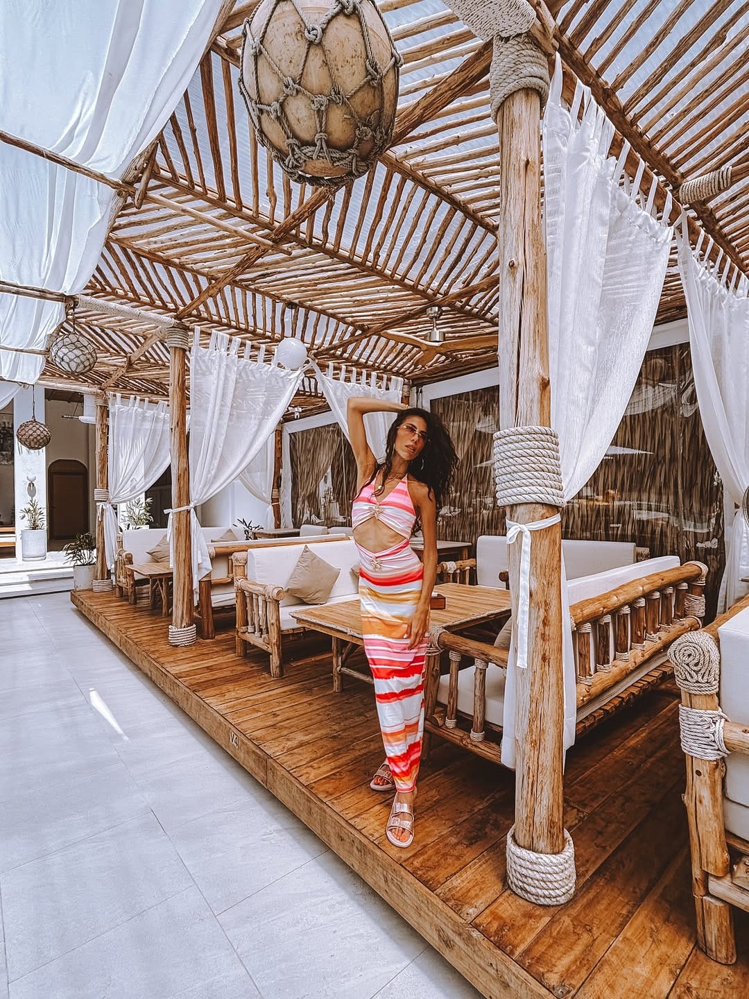 Post 4 by Amel 🦋 on Instagram (carousel)
