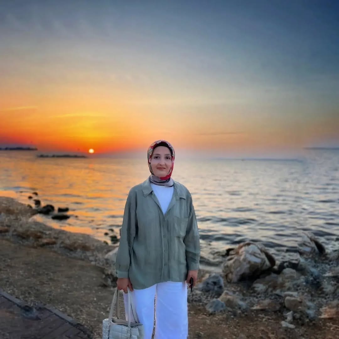 Post 5 by @ayseozdemir35 on Instagram (image)