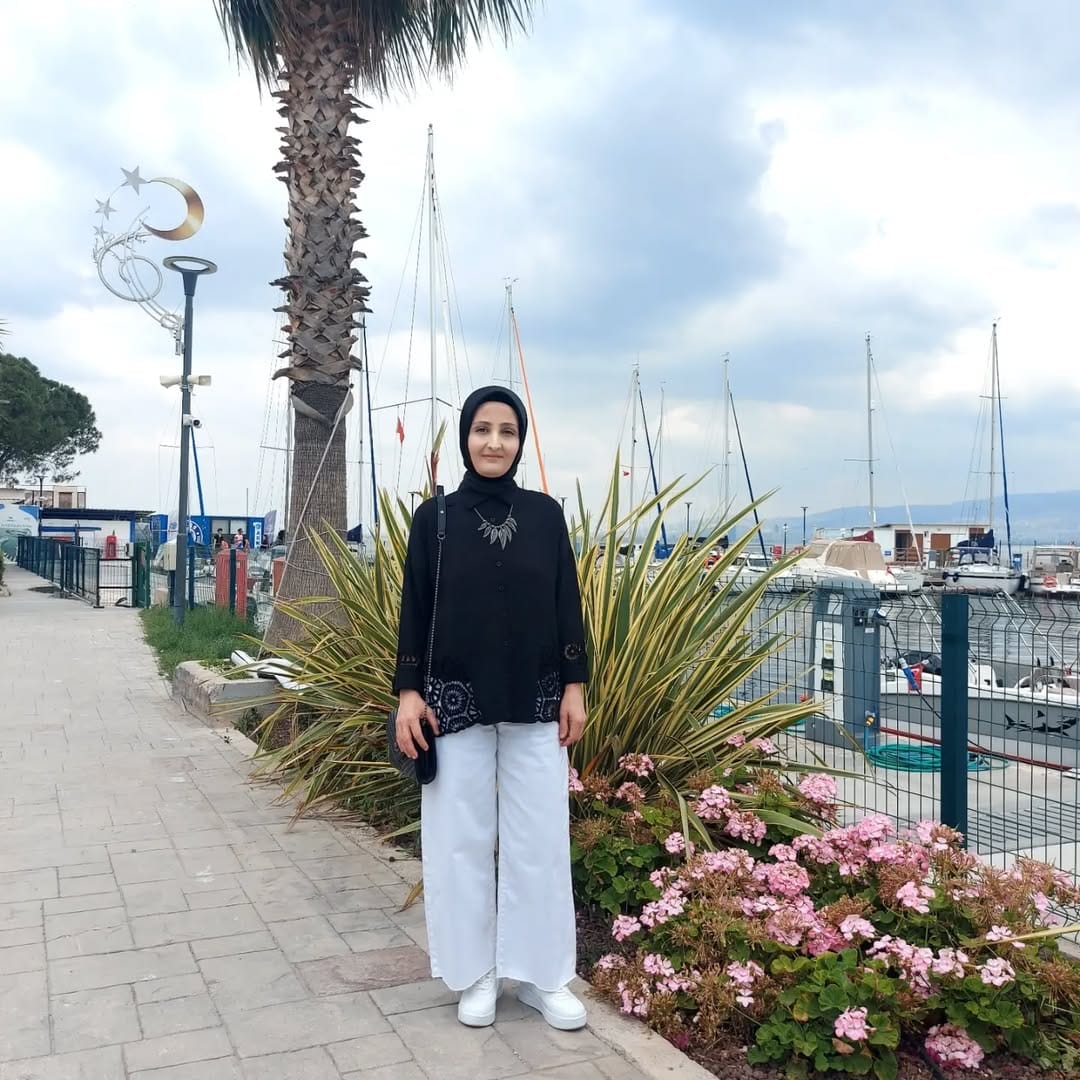 Post 10 by @ayseozdemir35 on Instagram (carousel)