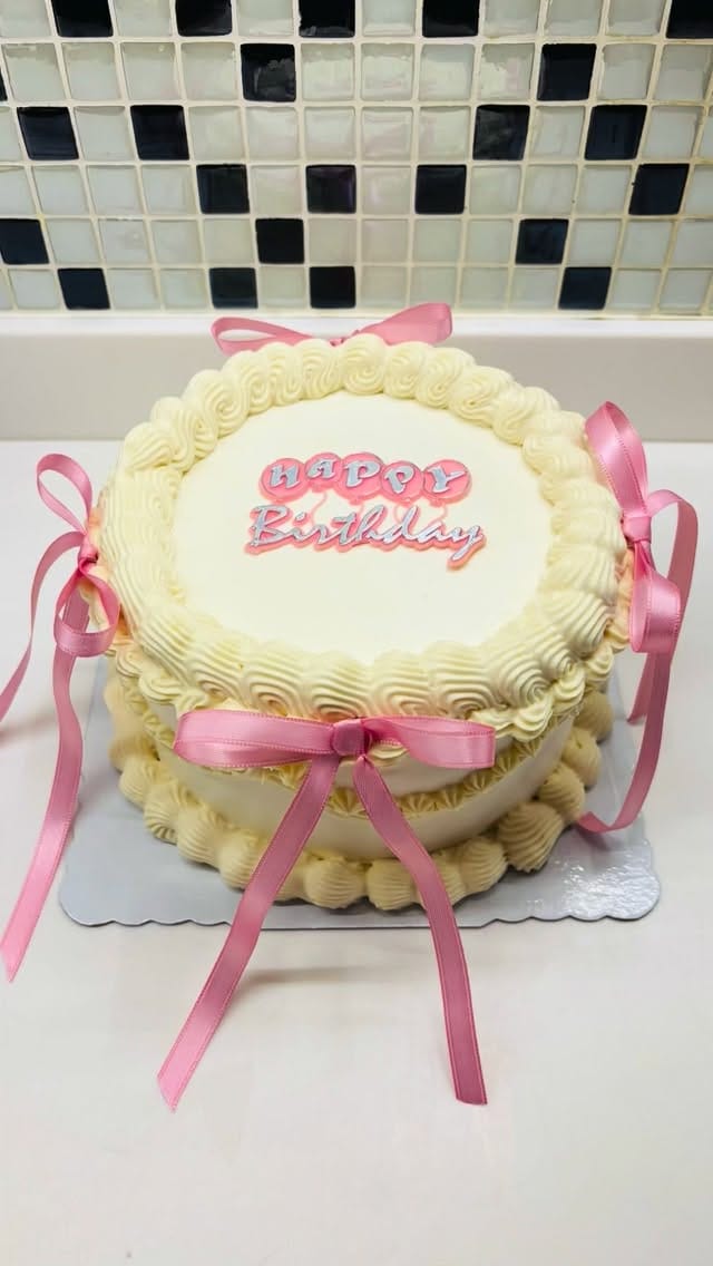 Post 1 by Lezzetler Gülce 🧁 on Instagram (video)