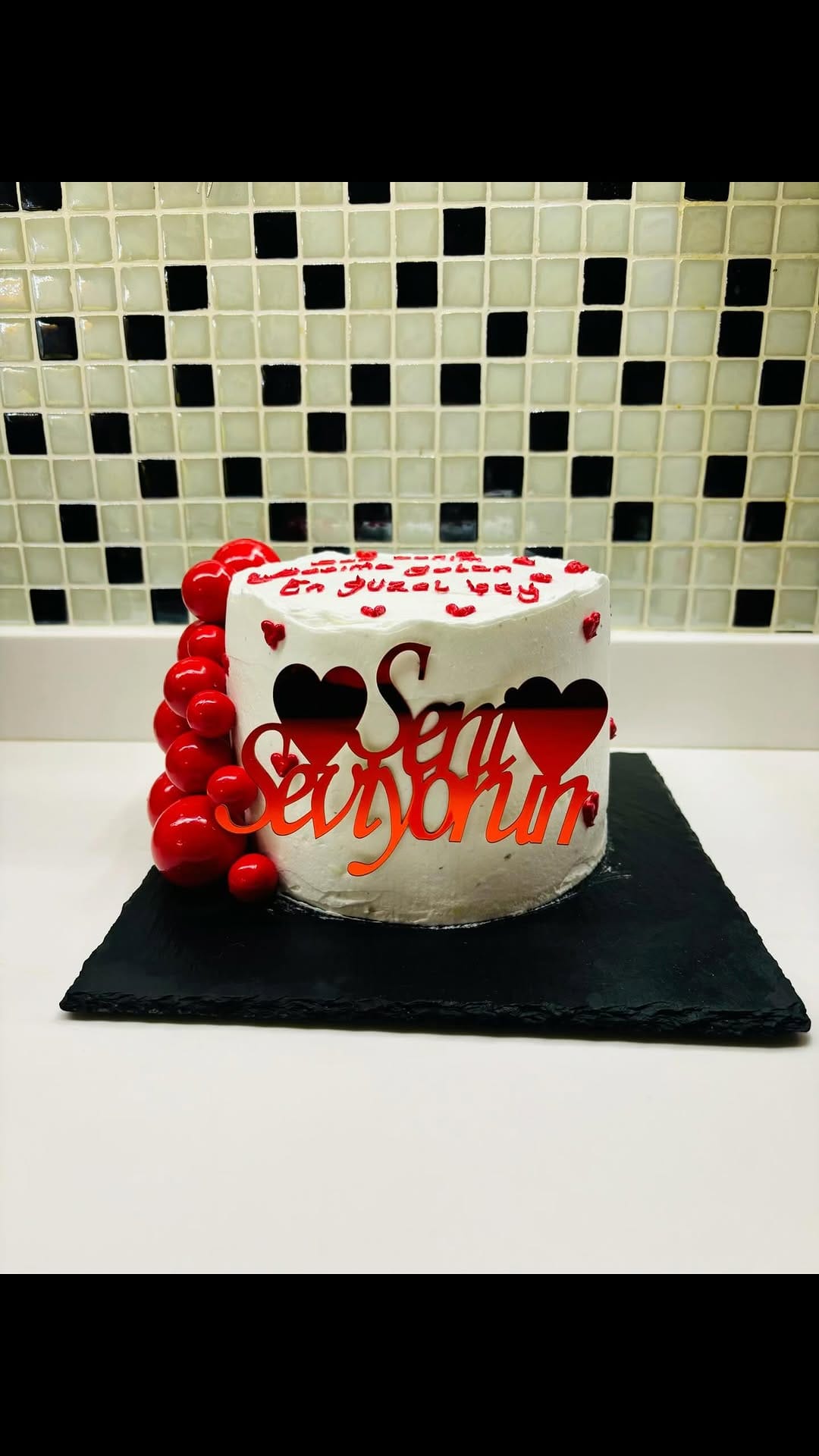 Post 7 by Lezzetler Gülce 🧁 on Instagram (video)