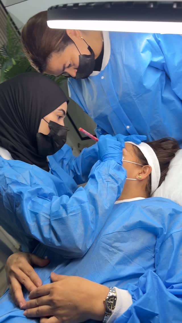 Post 2 by 𝐅𝐈𝐗𝐁𝐑𝐎𝐖𝐒  | 𝐌𝐈𝐂𝐑𝐎𝐁𝐋𝐀𝐃𝐈𝐍𝐆 𝐃𝐔𝐁𝐀𝐈 on Instagram (video)