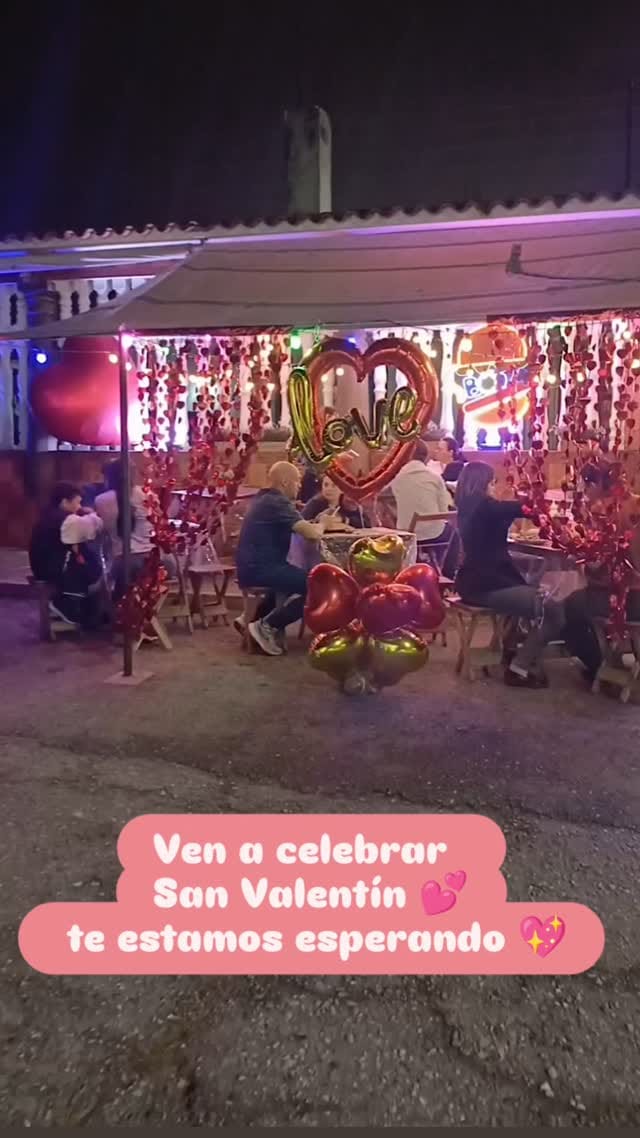 Post 9 by Comida rápida : Shawarmas, hamburguesas, y muchas cosas mas on Instagram (video)