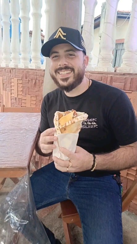 Post 10 by Comida rápida : Shawarmas, hamburguesas, y muchas cosas mas on Instagram (video)