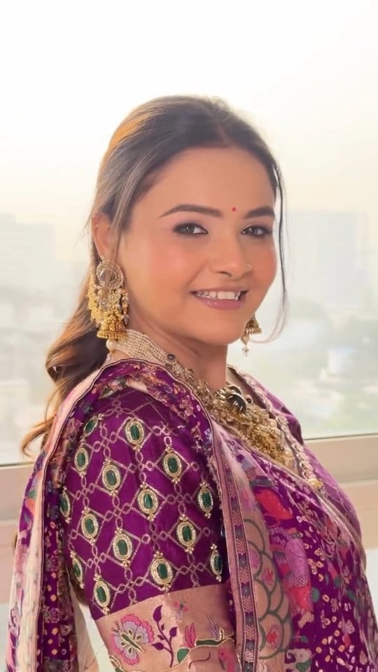 Post 2 by Aditi Shah Makeup Artist on Instagram (video)