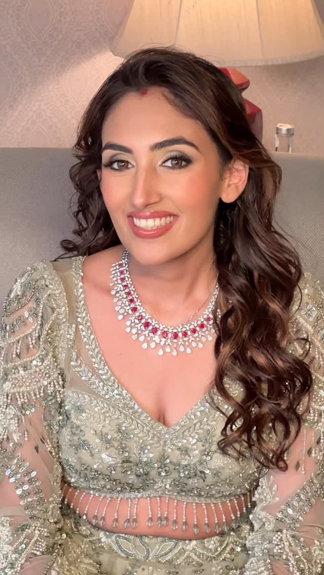 Post 8 by Aditi Shah Makeup Artist on Instagram (video)