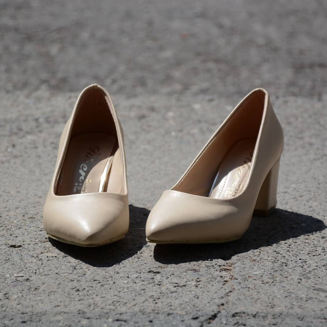 Post 7 by 👡👠Ayakkabı👠👡 on Instagram (carousel)