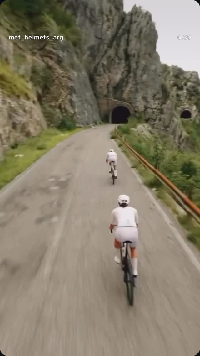 Post 5 by A Rueda Ciclismo on Instagram (video)