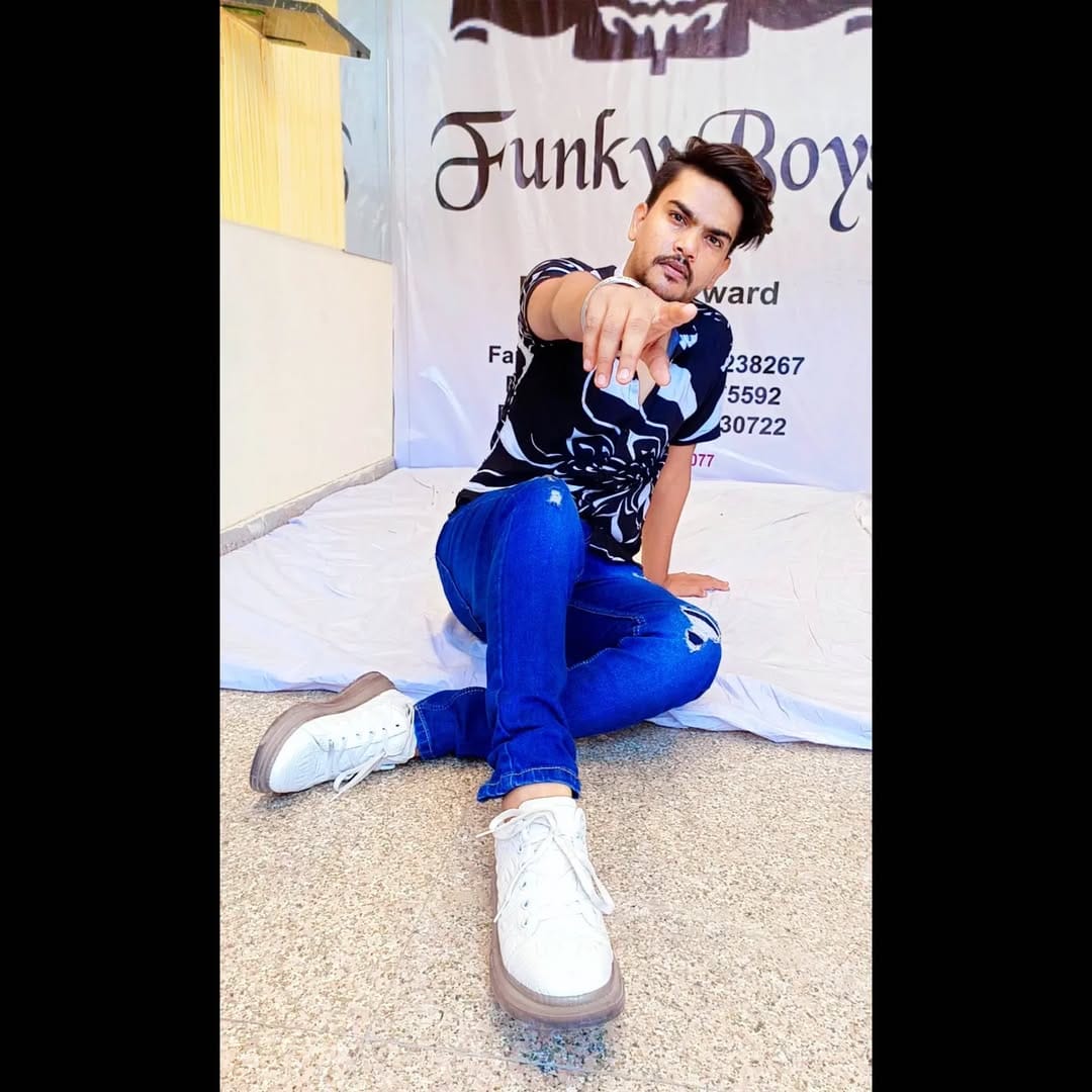 Post 5 by Zain Khan on Instagram (image)