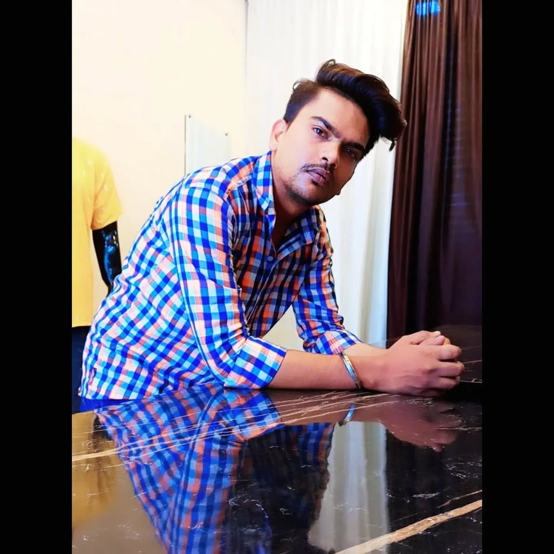 Post 3 by Zain Khan on Instagram (image)
