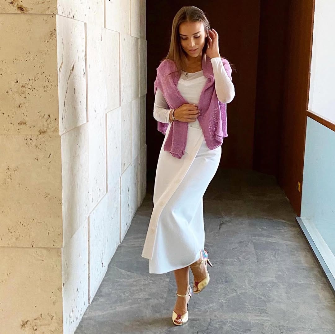 Post 5 by Gialla Style on Instagram (carousel)