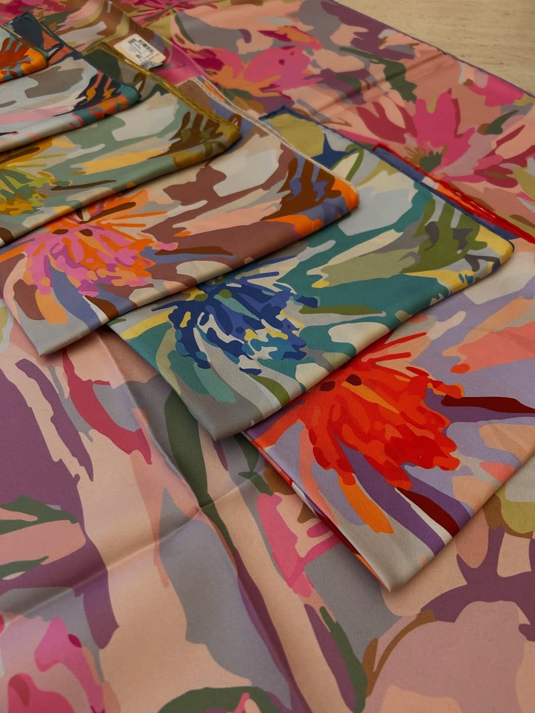 Post 2 by Zerbaft eşarp on Instagram (image)